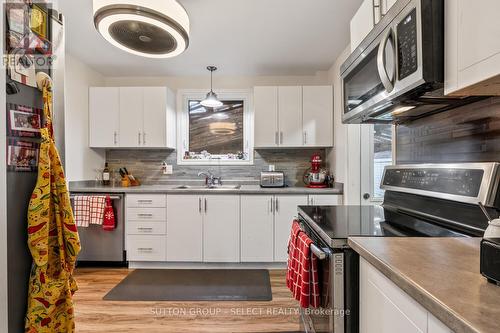 114 St Lawrence Boulevard, London, ON - Indoor Photo Showing Kitchen With Double Sink