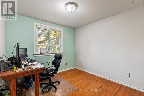 114 St Lawrence Boulevard, London, ON - Indoor Photo Showing Office