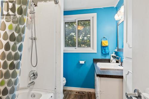 114 St Lawrence Boulevard, London, ON - Indoor Photo Showing Bathroom