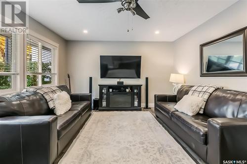 2648 Lacon Street, Regina, SK - Indoor Photo Showing Living Room