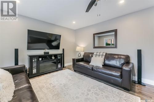 2648 Lacon Street, Regina, SK - Indoor Photo Showing Living Room