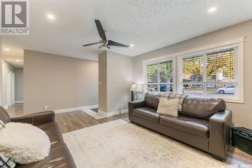 2648 Lacon Street, Regina, SK - Indoor Photo Showing Living Room