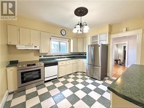 530 Murray, Bathurst, NB - Indoor Photo Showing Kitchen