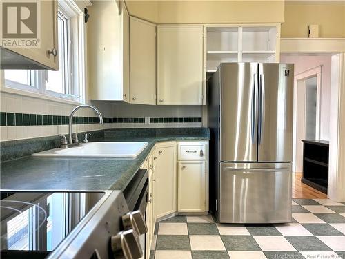 530 Murray, Bathurst, NB - Indoor Photo Showing Kitchen