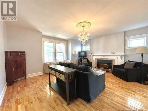 530 Murray, Bathurst, NB - Indoor Photo Showing Living Room With Fireplace