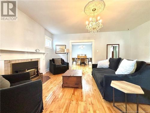 530 Murray, Bathurst, NB - Indoor Photo Showing Living Room With Fireplace