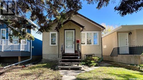 2525 Atkinson Street, Regina, SK - Outdoor With Facade