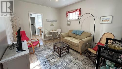 2525 Atkinson Street, Regina, SK - Indoor Photo Showing Living Room