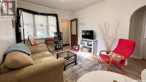 2525 Atkinson Street, Regina, SK - Indoor Photo Showing Living Room