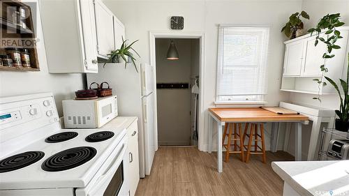 2525 Atkinson Street, Regina, SK - Indoor Photo Showing Kitchen