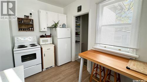 2525 Atkinson Street, Regina, SK - Indoor Photo Showing Kitchen