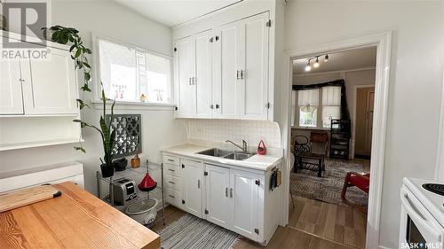 2525 Atkinson Street, Regina, SK - Indoor Photo Showing Kitchen With Double Sink