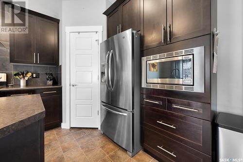 5689 Pearsall Crescent, Regina, SK - Indoor Photo Showing Kitchen With Stainless Steel Kitchen