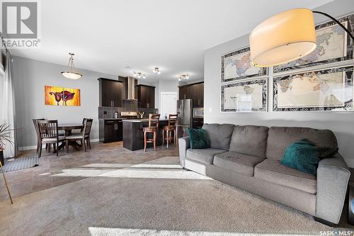 5689 Pearsall Crescent, Regina, SK - Indoor Photo Showing Living Room