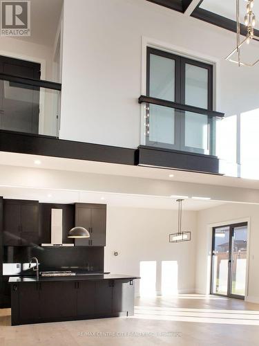 3402 Brushland Crescent, London, ON - Indoor Photo Showing Kitchen