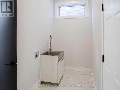 3402 Brushland Crescent, London, ON - Indoor Photo Showing Laundry Room