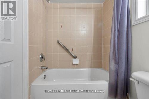 455 Comiskey Crescent, Mississauga, ON - Indoor Photo Showing Bathroom