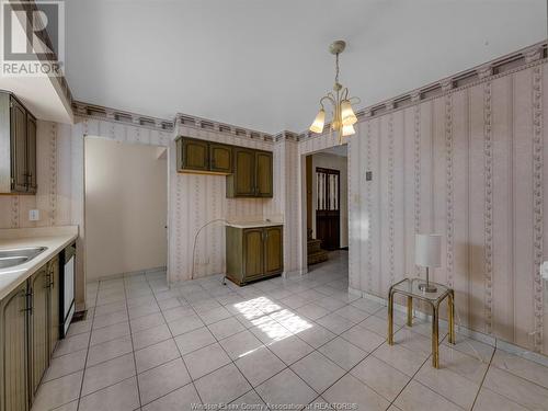 2977 Forest Glade Drive, Windsor, ON - Indoor Photo Showing Kitchen