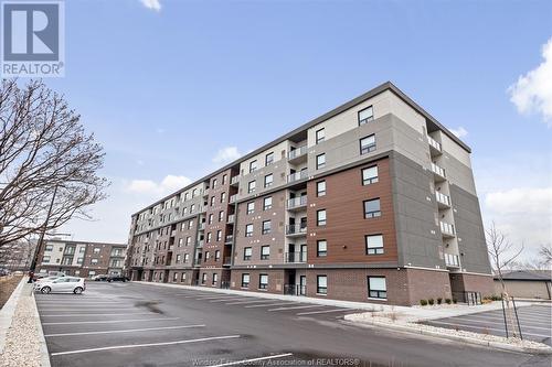 11870 Tecumseh Road East Unit# 102, Tecumseh, ON - Outdoor With Facade