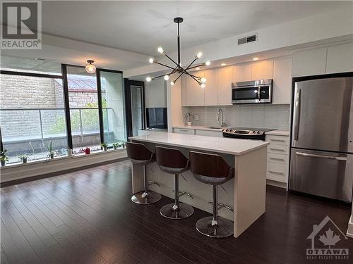 108 Richmond Road Unit#107, Ottawa, ON - Indoor Photo Showing Kitchen