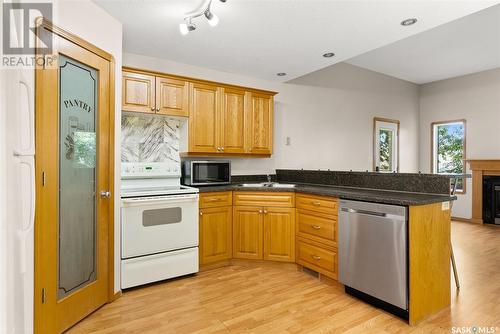 102 Macmurchy Avenue, Regina Beach, SK - Indoor Photo Showing Kitchen With Double Sink