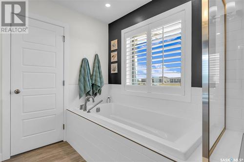 2070 Stilling Lane, Saskatoon, SK - Indoor Photo Showing Bathroom