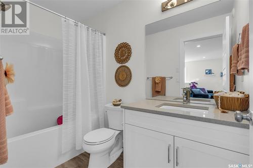 2070 Stilling Lane, Saskatoon, SK - Indoor Photo Showing Bathroom