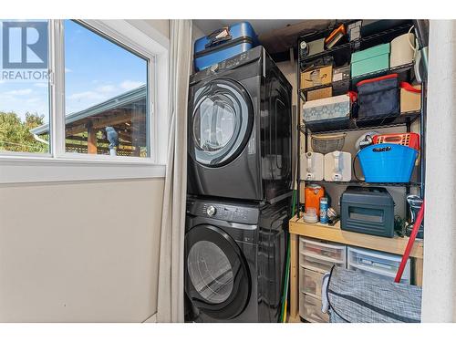 2990 Mcculloch Road, Kelowna, BC - Indoor Photo Showing Laundry Room