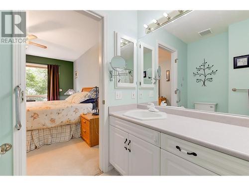 2330 Butt Road Unit# 18, West Kelowna, BC - Indoor Photo Showing Bathroom