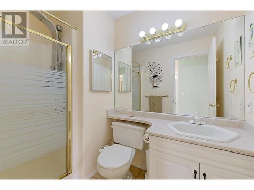 2330 Butt Road Unit# 18, West Kelowna, BC - Indoor Photo Showing Bathroom