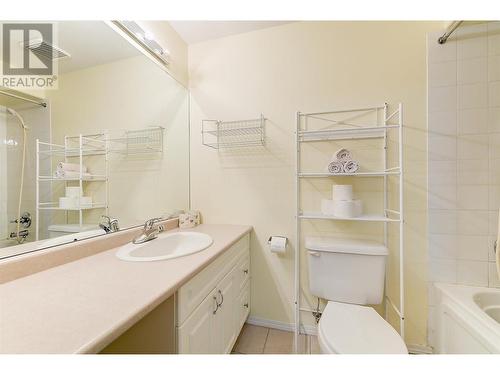 2330 Butt Road Unit# 18, West Kelowna, BC - Indoor Photo Showing Bathroom