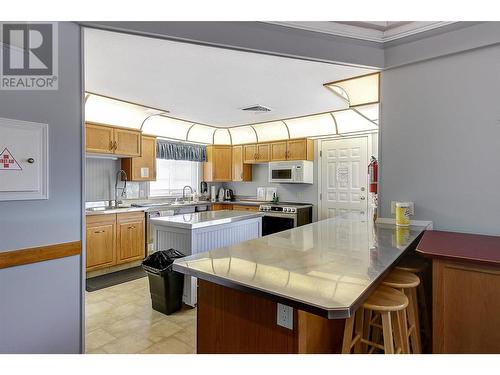 2330 Butt Road Unit# 18, West Kelowna, BC - Indoor Photo Showing Kitchen