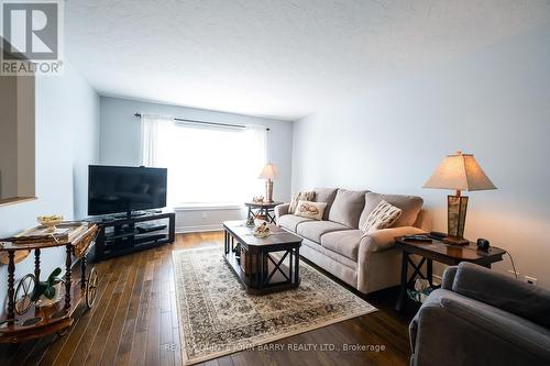 26 Fox Den Drive, Brighton, ON - Indoor Photo Showing Living Room