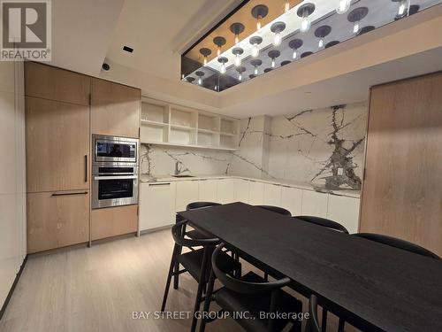 1304 - 2 Augusta Avenue, Toronto, ON - Indoor Photo Showing Kitchen