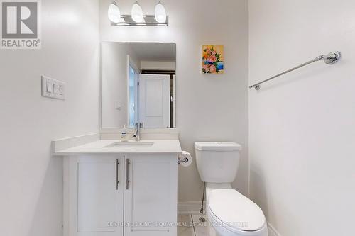 15 - 40 Hargrave Lane, Toronto, ON - Indoor Photo Showing Bathroom