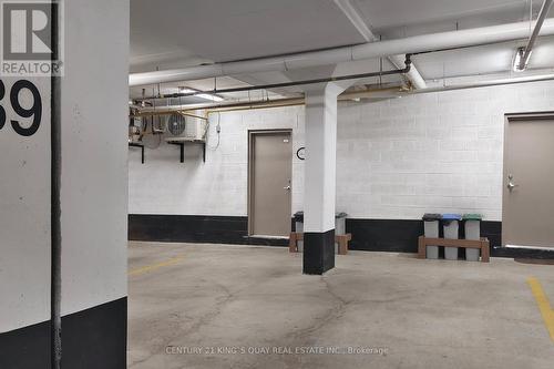 15 - 40 Hargrave Lane, Toronto, ON - Indoor Photo Showing Garage