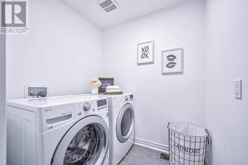 2 Cobb Street, Aurora, ON - Indoor Photo Showing Laundry Room