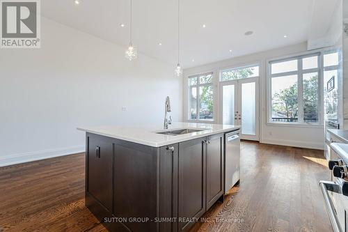 119B Hillside Avenue, Toronto, ON - Indoor Photo Showing Kitchen With Upgraded Kitchen