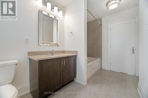 119B Hillside Avenue, Toronto, ON - Indoor Photo Showing Bathroom