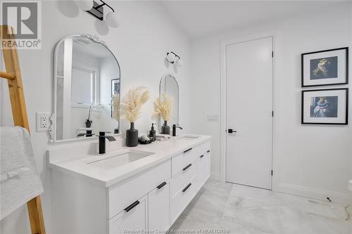 11 Cypress Pointe, Leamington, ON - Indoor Photo Showing Bathroom