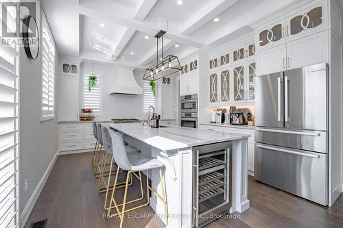 4 Lockman Drive, Hamilton, ON - Indoor Photo Showing Kitchen With Upgraded Kitchen