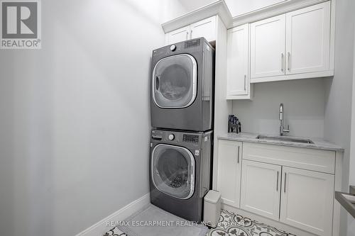 4 Lockman Drive, Hamilton, ON - Indoor Photo Showing Laundry Room