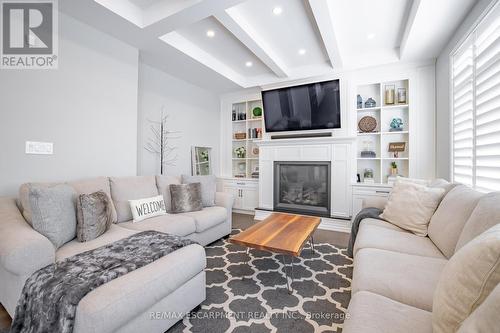 4 Lockman Drive, Hamilton, ON - Indoor Photo Showing Living Room With Fireplace