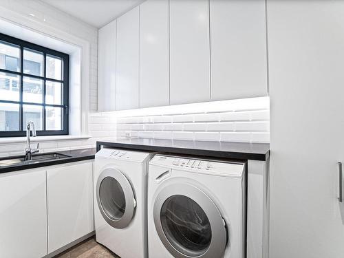 Salle de lavage - 3655 Rue Redpath, Montréal (Ville-Marie), QC - Indoor Photo Showing Laundry Room