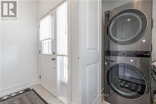 221 Ironwood Way, Georgian Bluffs, ON - Indoor Photo Showing Laundry Room