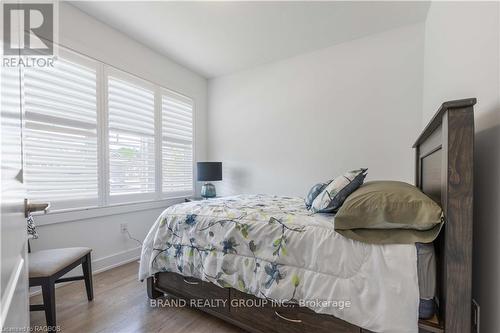 221 Ironwood Way, Georgian Bluffs, ON - Indoor Photo Showing Bedroom