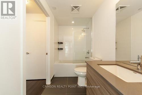 1614 - 210 Simcoe Street, Toronto, ON - Indoor Photo Showing Bathroom