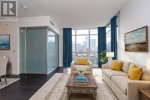 1614 - 210 Simcoe Street, Toronto, ON - Indoor Photo Showing Living Room