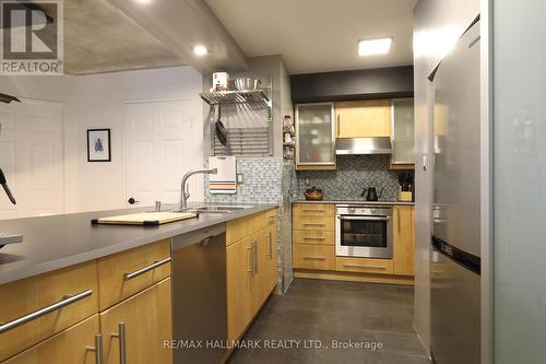 512 - 80 Mill Street, Toronto, ON - Indoor Photo Showing Kitchen With Upgraded Kitchen