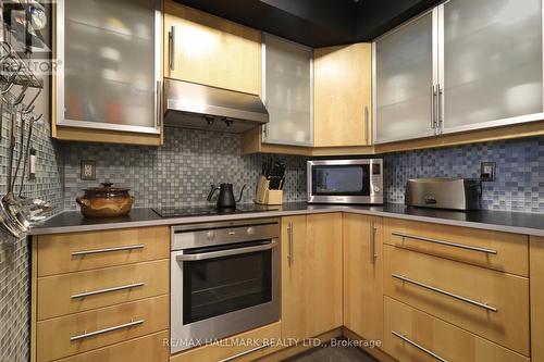 512 - 80 Mill Street, Toronto, ON - Indoor Photo Showing Kitchen